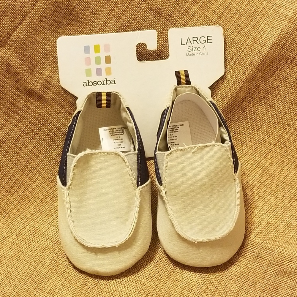 🔵Infants size 4/nine-twelve months canvas shoes